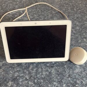 Google Smart Display with Voice Assistant - White